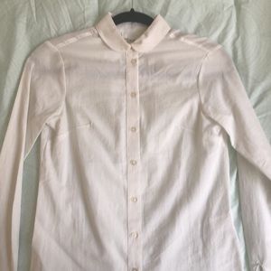 NWT. White cotton button up with Peter Pan collar